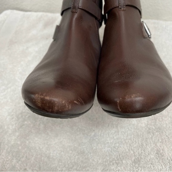 Le Saunda Women's Brown Leather Studded Flat Pull On Bootie Size 5 Classic Boho - Picture 6 of 16